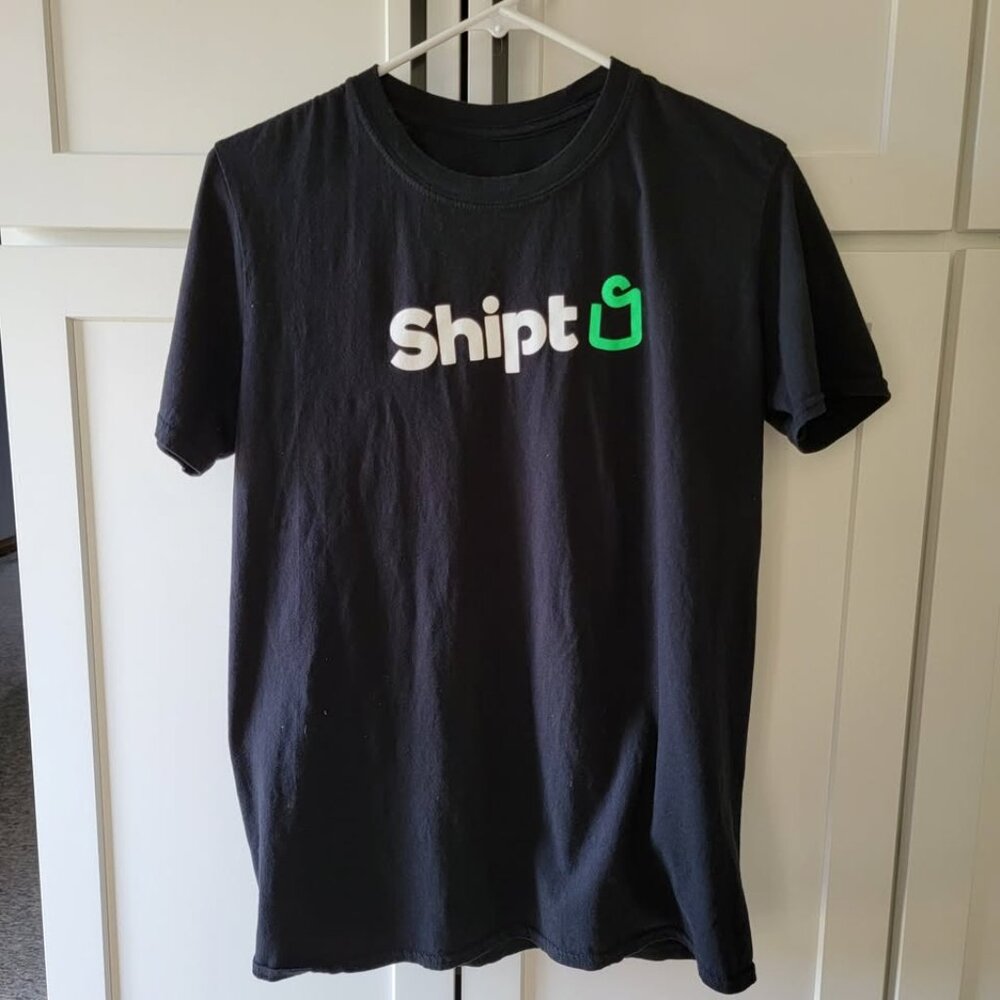 Gildan Medium M Shipt Shopper Short Sleeve unisex Black T Shirt Logo work staff